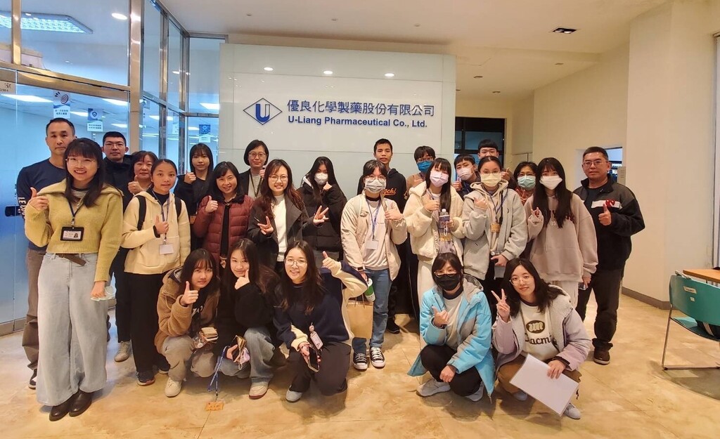 元培生技製藥營隊安排學生前往健喬集團旗下優良化學製藥廠參訪圖片