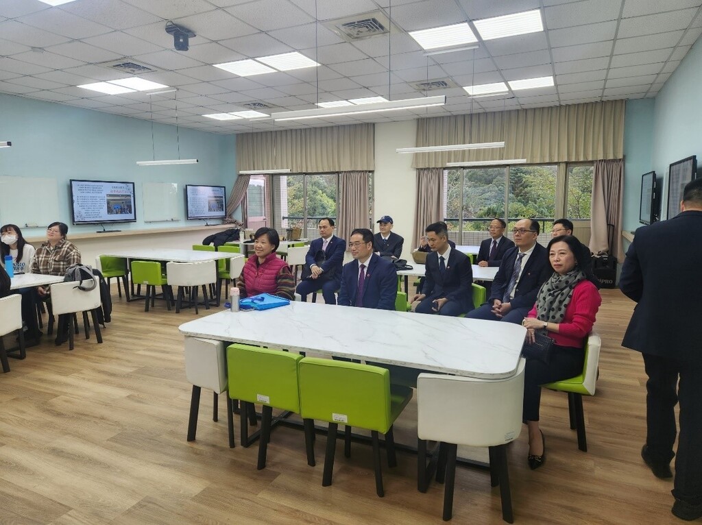 元培高齡學程學生校園成果發表,受到福建中醫藥大學師長觀課鼓勵