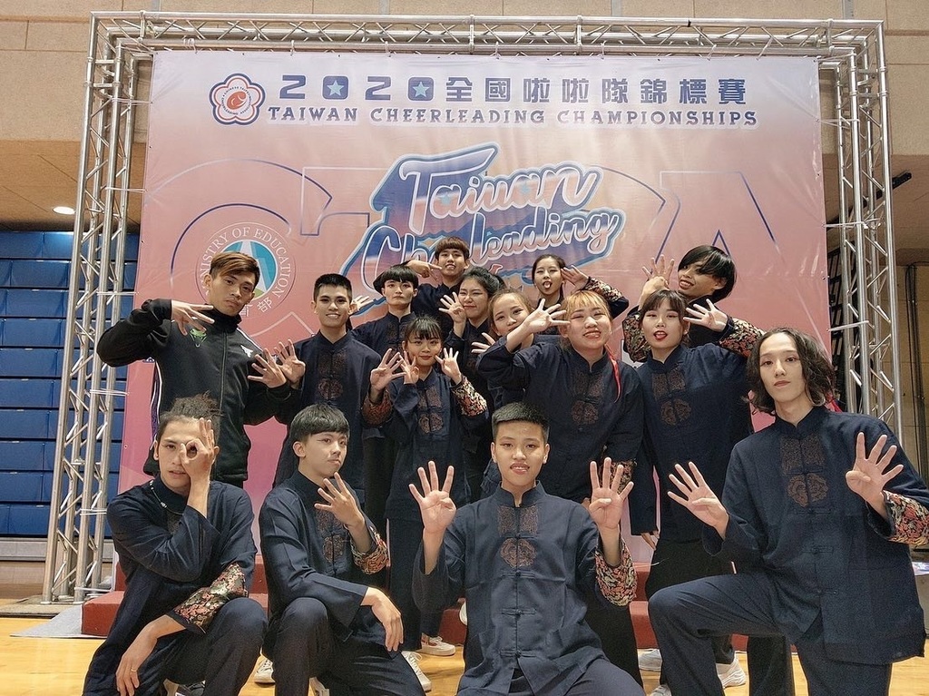 元培地板社、熱舞社代表社員組成的隊伍參加2020全國啦啦隊錦標賽獲得舞蹈啦啦嘻哈團體組冠軍