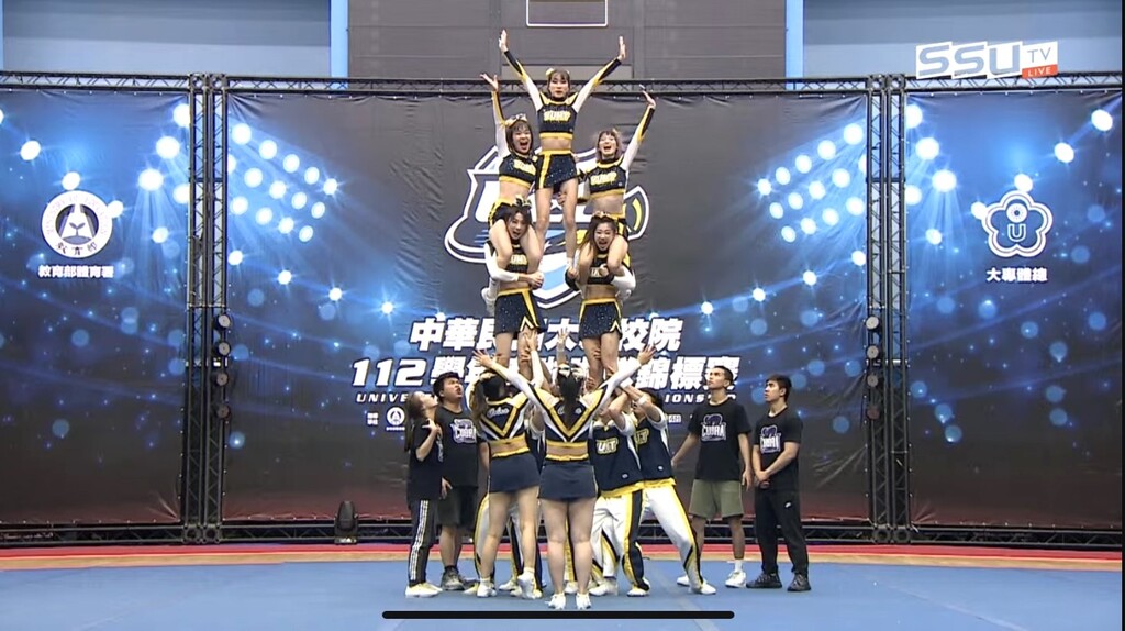 元培競技啦啦隊獲112學年大專錦標賽公開混合團體組第三名