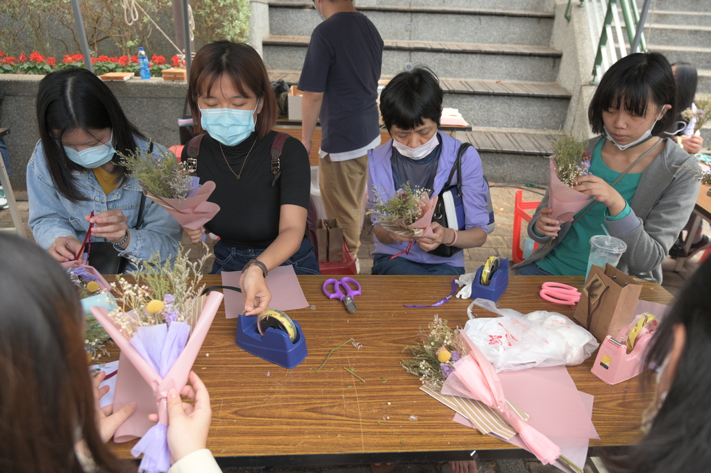 元培57周年校慶園遊會乾燥花束鐵驗活動大受歡迎