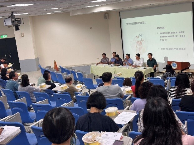 黃曉令副校長（左三）、彭金堂副校長（右三）等校內主管團隊與會，與第一線老師們展開深度對話，致力強化校園輔導支持系統。圖片
