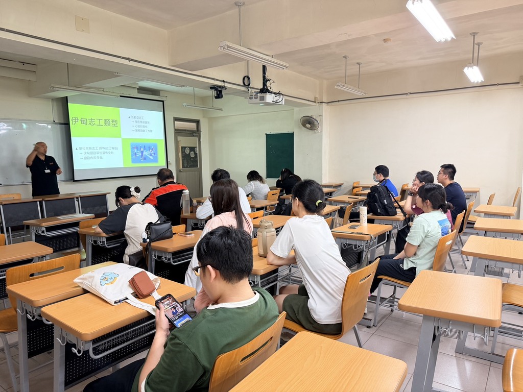 元培學務處生輔組舉辦伊甸志願服務心得分享講座，吸引校內師生踴躍參與。圖片