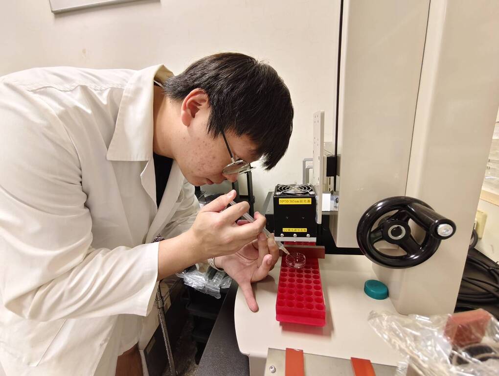 元培第一個博士生温邦宇專攻玻尿酸在醫學再生修復領域的應用圖片