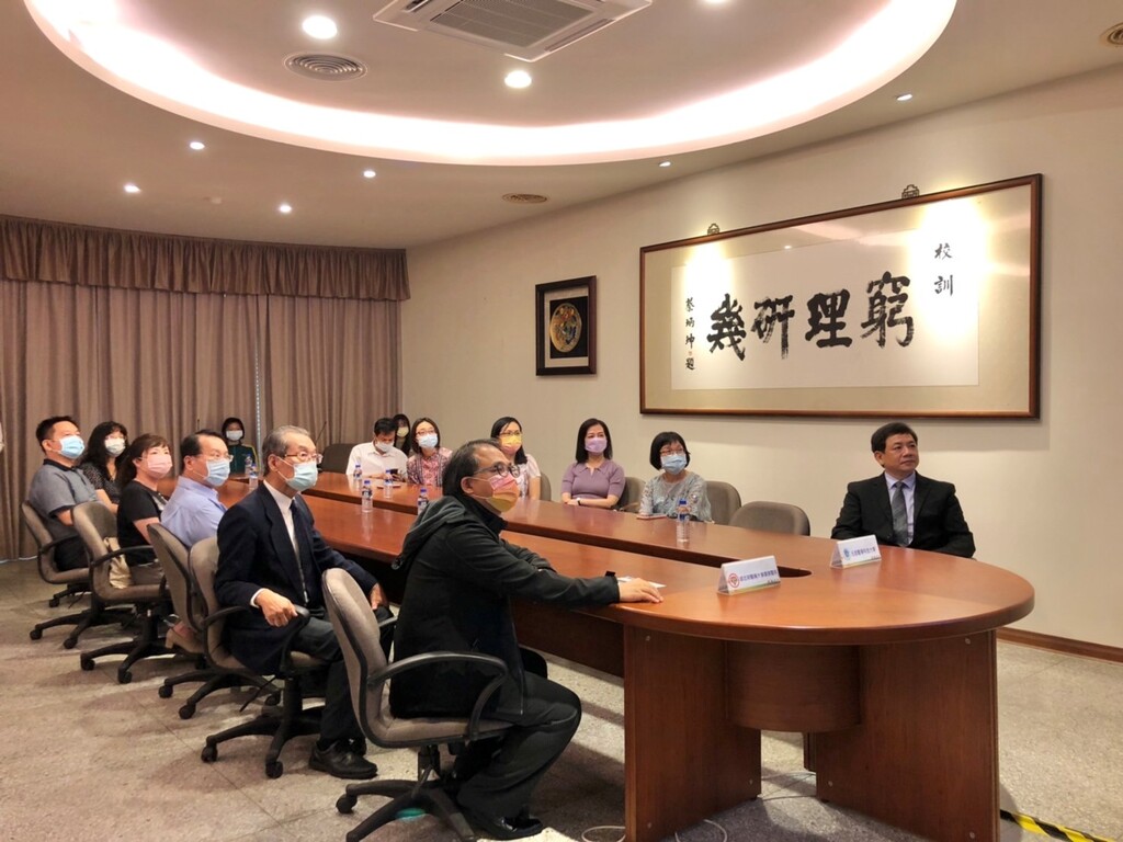 元培師長聽取越南震興醫院簡報,以增進雙方了解及交流
