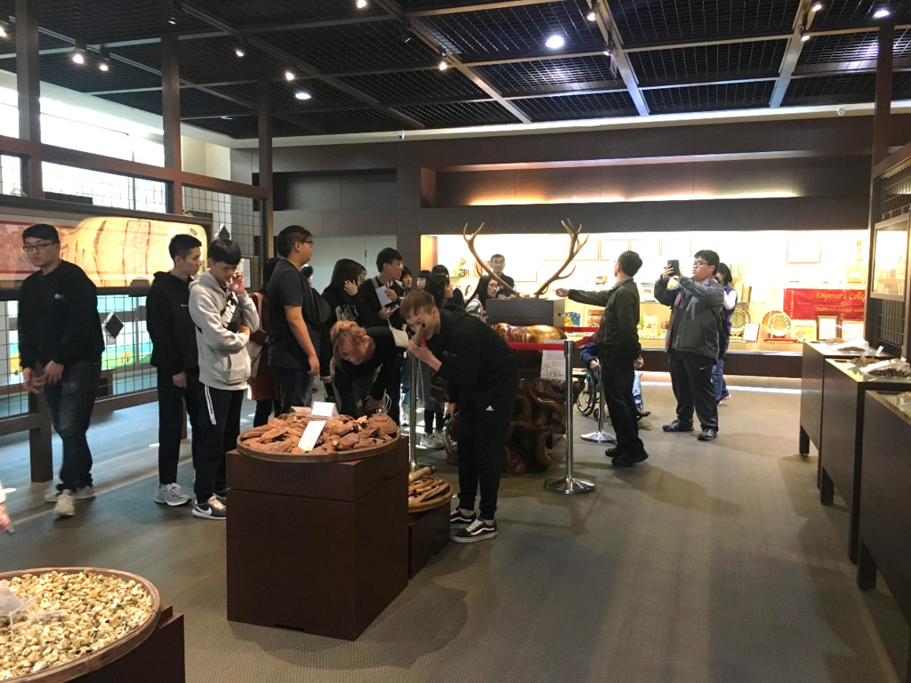 元培高齡福祉學士學位學程師生參觀勝昌製藥廠之草本博物館圖片