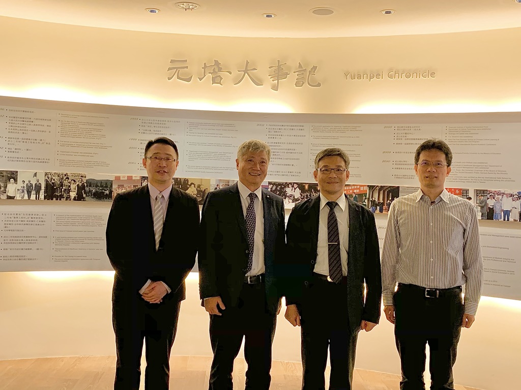 杏一公司總經理蔡德忠(左二)與教育訓練部廖啟盛部長(左一)拜訪元培,校長林志城(右二)及澎金堂主任接待洽談合作