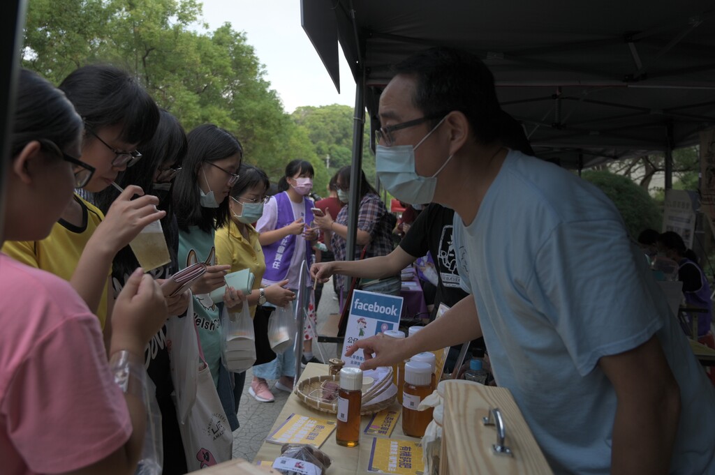 李民賢老師計畫成果在校慶園遊會展現