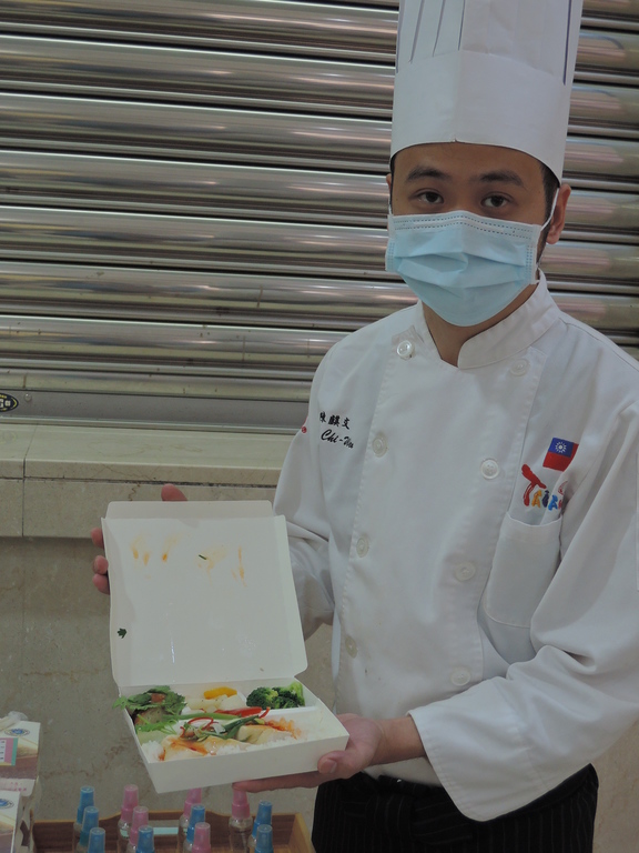 元培健康餐盒由行男主廚陳麒文老師設計製作