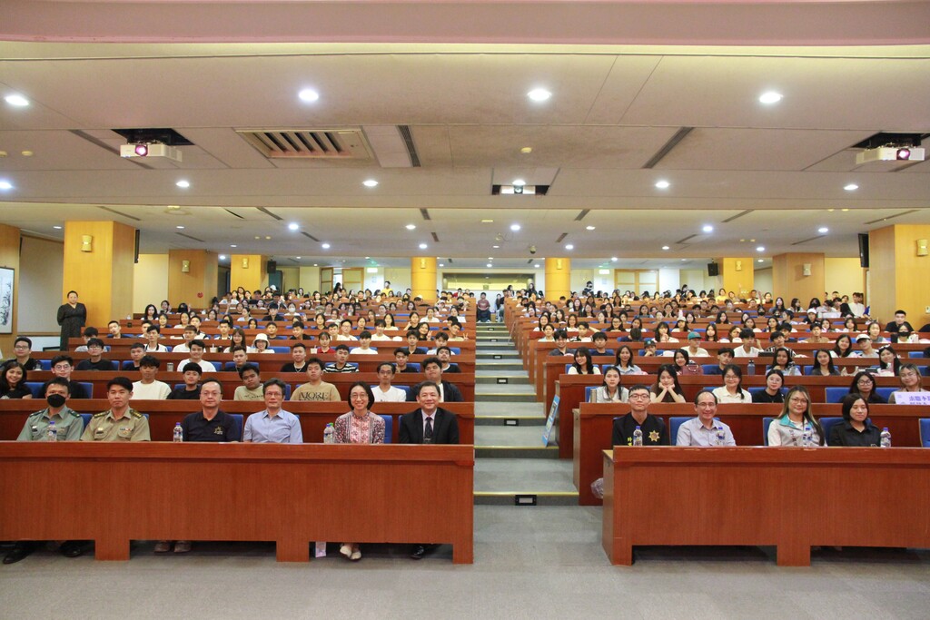 元培114學年度境外生開學典禮大合照圖片