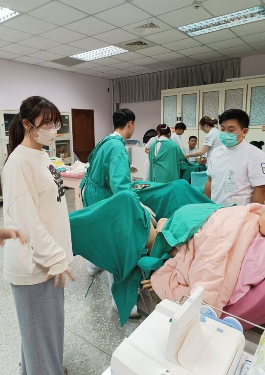 護理系教學助理周文琳同學榮獲特優