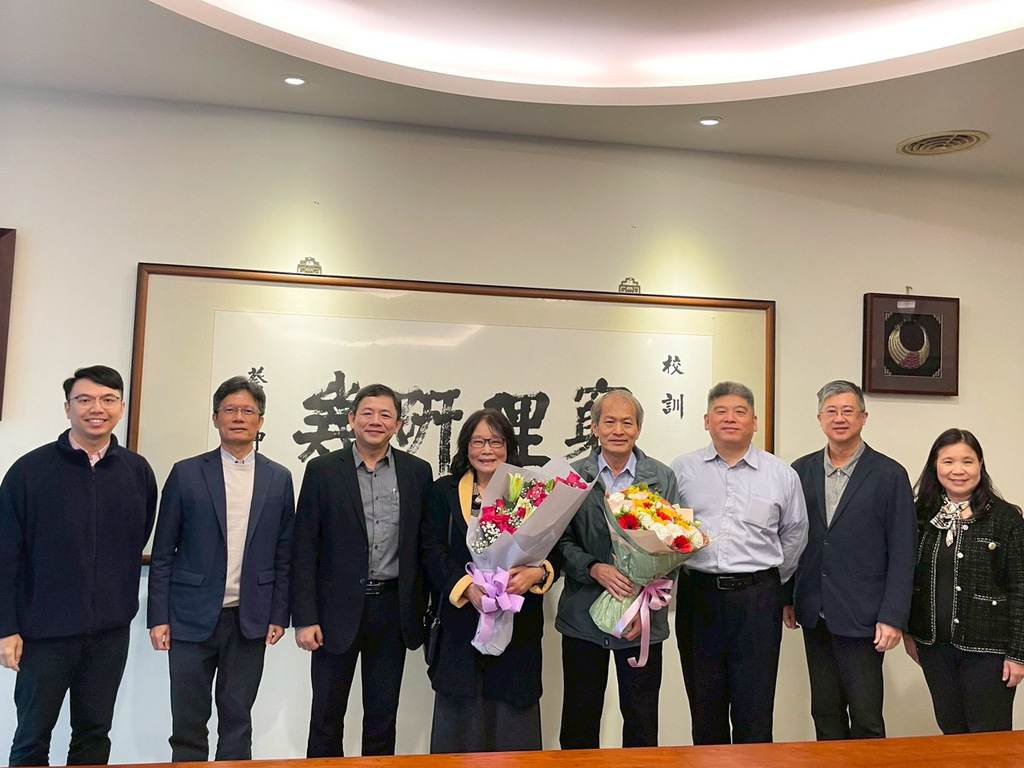 元培王綮慷校長帶領師長們一同歡送退休師長圖片