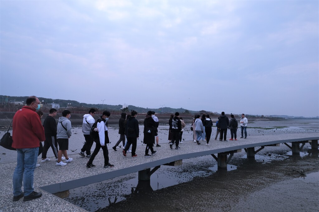 元培觀光與休閒管理系師生走訪香山濕地賞蟹步道
