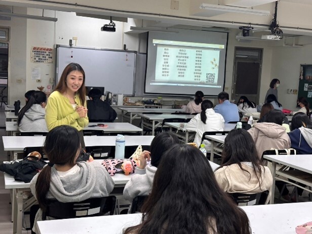 鄭詩蓉諮商心理師引導元培學生學習在壓力中建立正向情感關係圖片