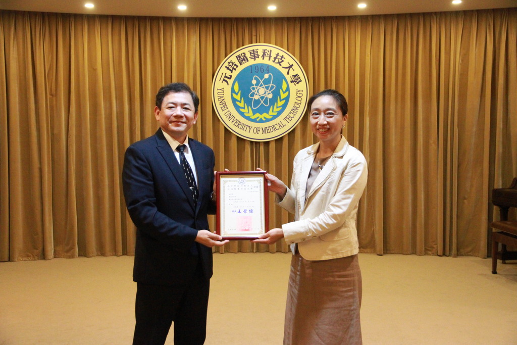 元培113學年主管布達,新設國際副校長由黃曉令副教授(右)出任,力拚國際招生事務