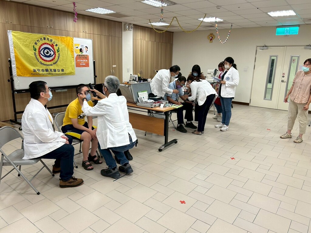 元培視光系與多地驗光師跨區協作,現場展開多站式視力檢查服務