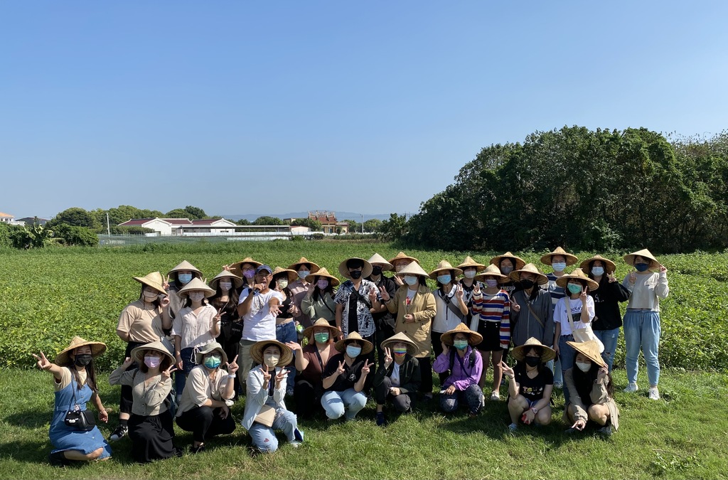 元培學生探訪彰化積極推動自然農法、保護台灣土地的大豆小農團隊－田野勤學