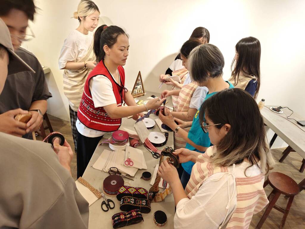 元培原民週「藝動山林．尋跡泰夏」展覽還有手作體驗圖片