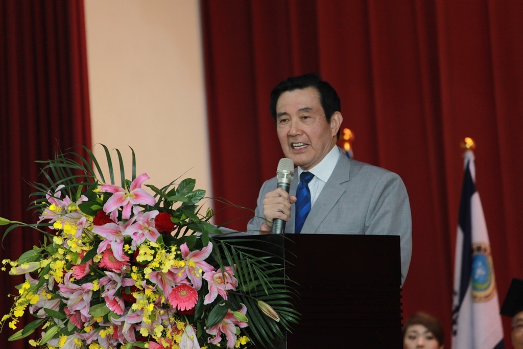 前總統馬英九至元培參加畢業典禮致詞