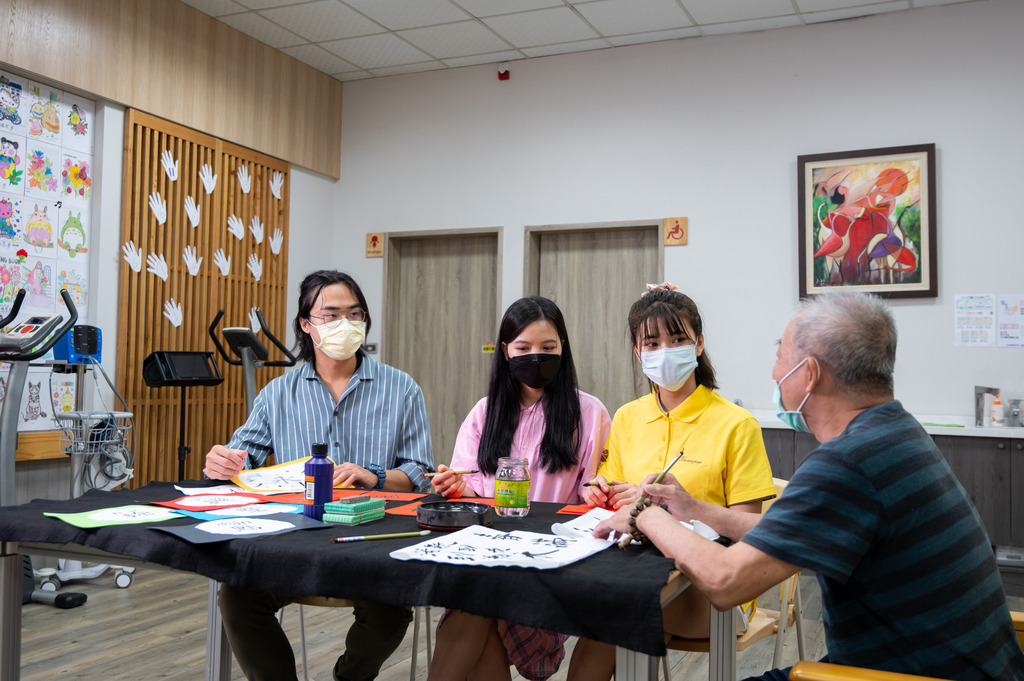 元培華語文中心課程含括文化與醫護特色