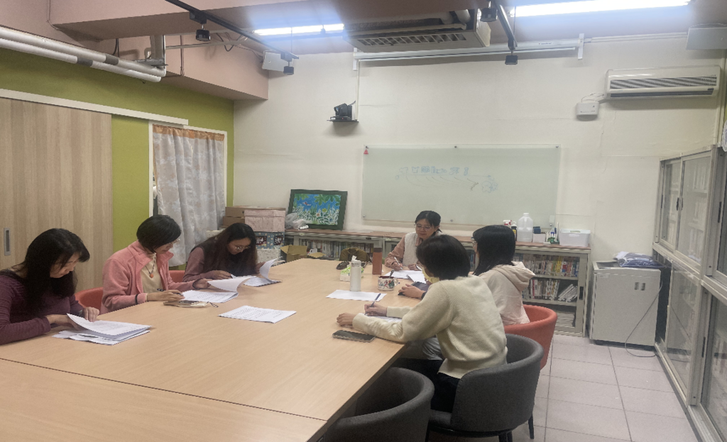 元培邀請張怡敏講師與學員進行案例討論圖片