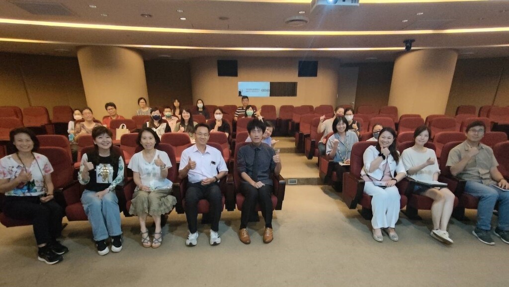 元培辦理SDGs講座，講師葉冠宏(左五)與參加的教職員生合照