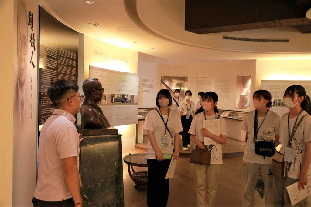 日本國際醫療福祉大學學生參加元培暑期華語研習暨醫療機構參訪活動參觀校史館